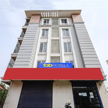 Fabexpress Fen Breeze Hotel Siruseri Exterior foto
