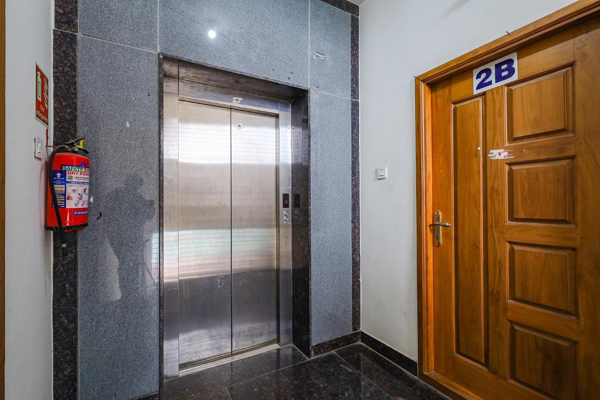 Fabexpress Fen Breeze Hotel Siruseri Exterior foto
