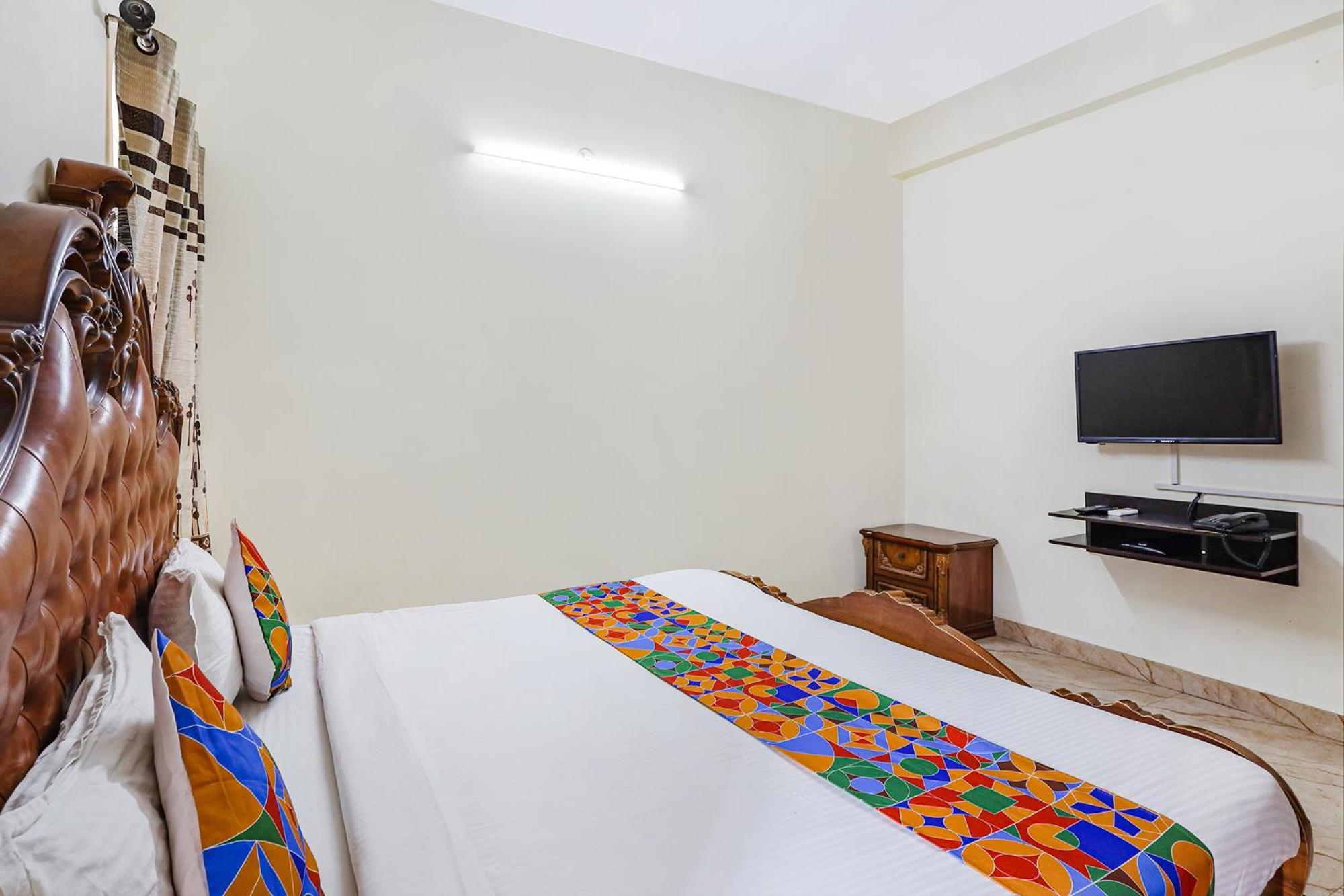 Fabexpress Fen Breeze Hotel Siruseri Exterior foto