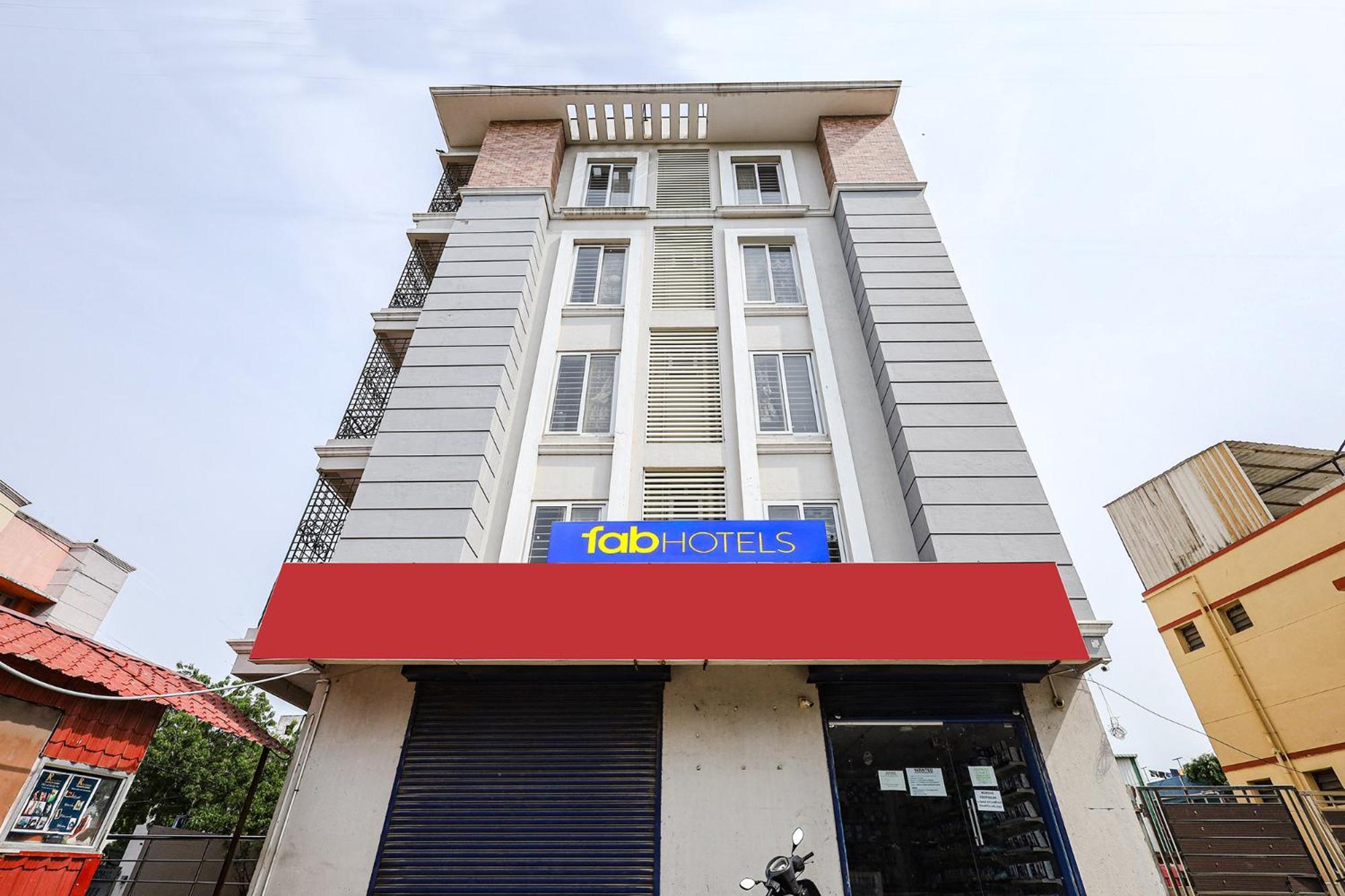 Fabexpress Fen Breeze Hotel Siruseri Exterior foto