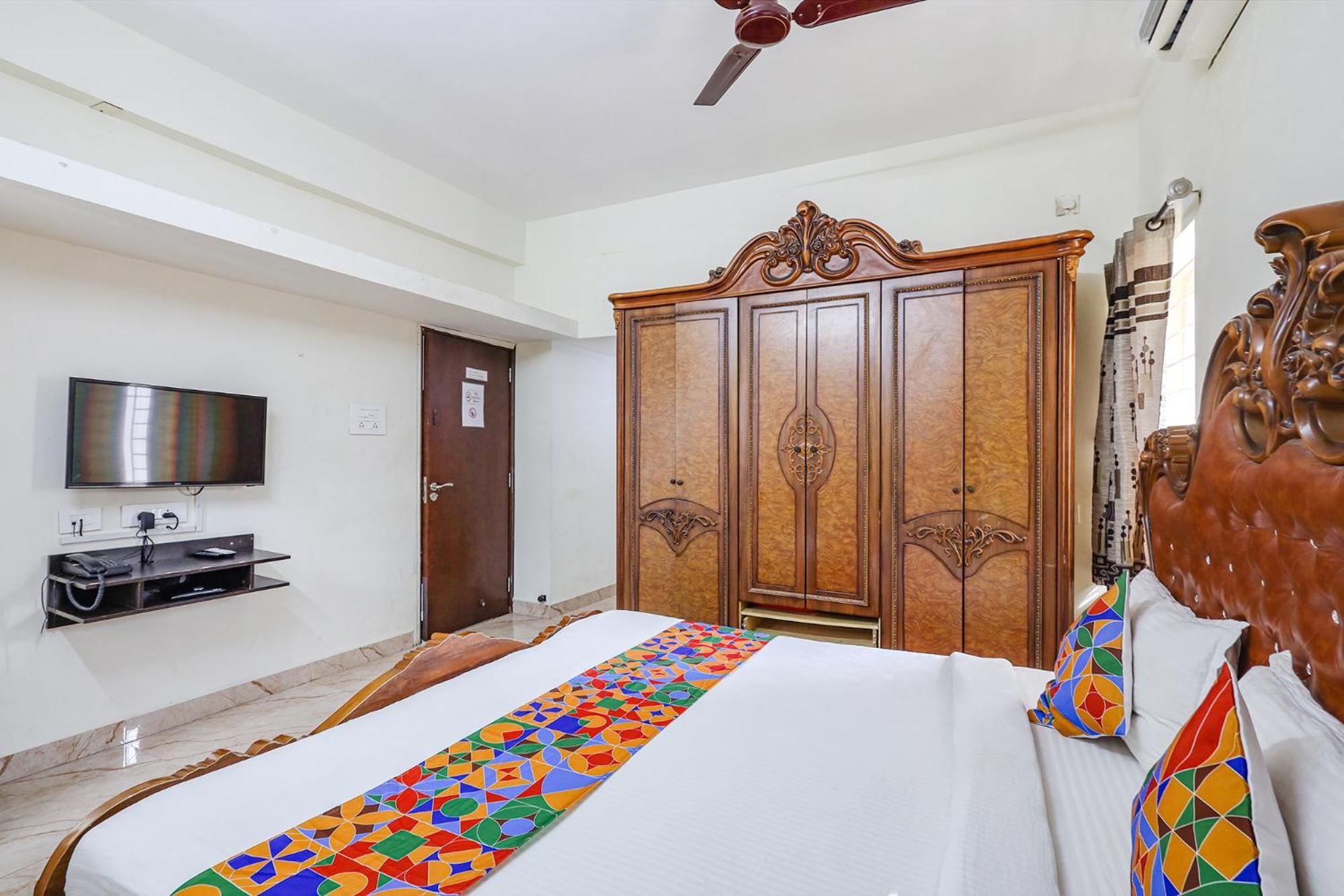 Fabexpress Fen Breeze Hotel Siruseri Exterior foto
